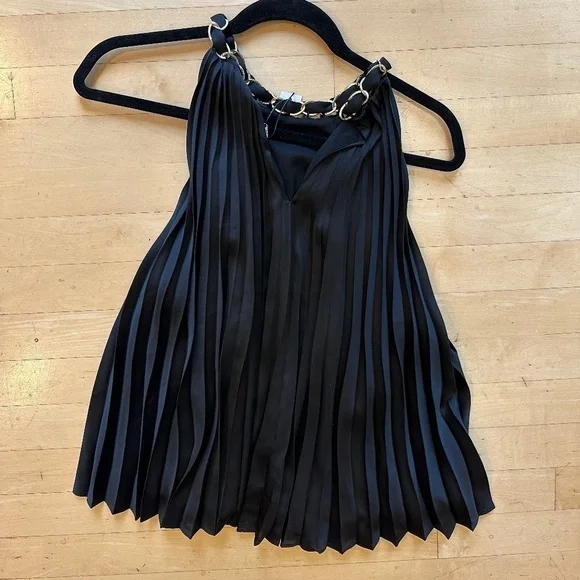 NEW Alice+Olivia Alycia Black Pleated Halter Top with chain  S. G969 - Picture 7 of 7